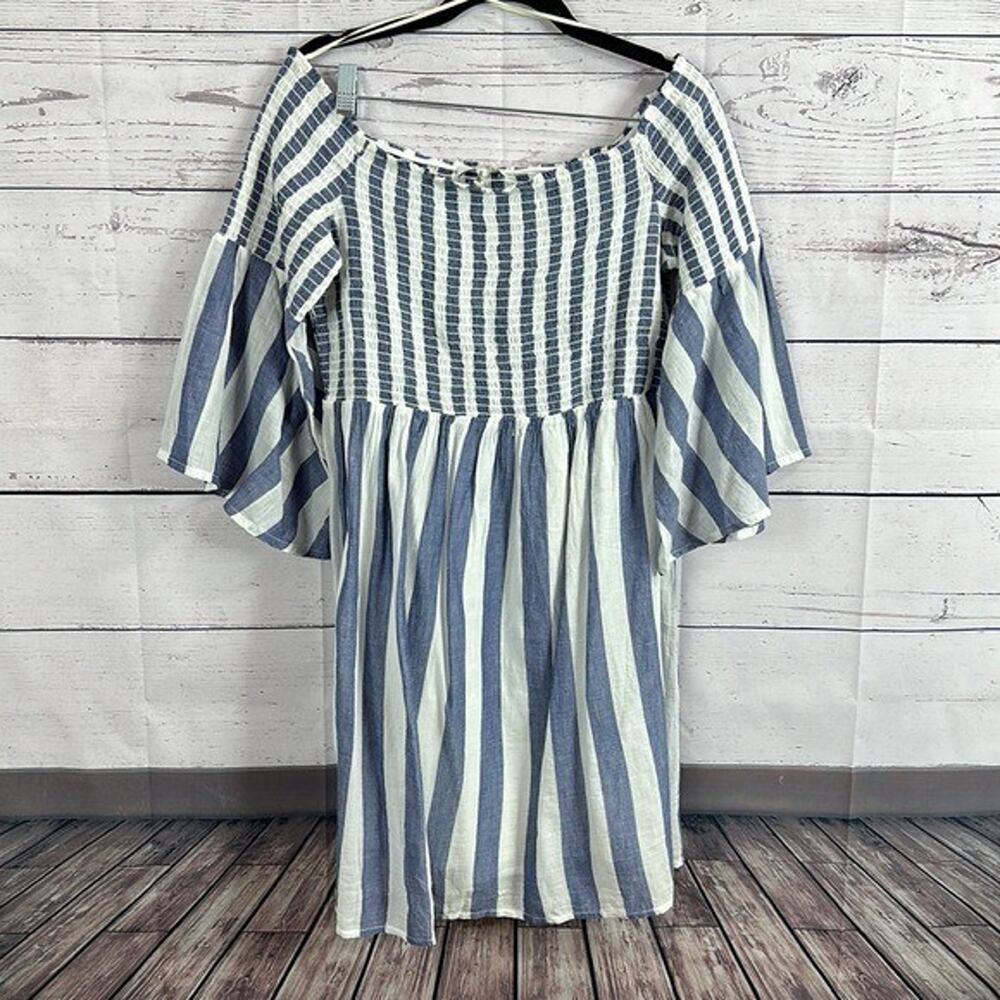 Lucky Brand Top Shirt Womens Medium White Blue Striped Smocking‎ Tunic Bell